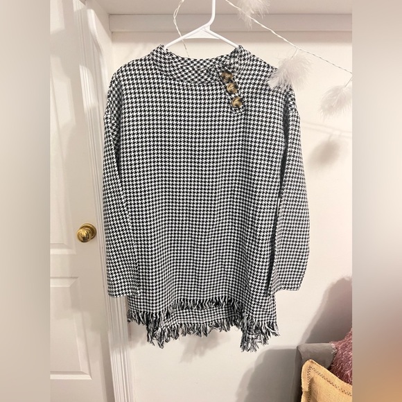 FINAL PRICE Crosstree Lane  black and white houndstooth TOP - Picture 1 of 9
